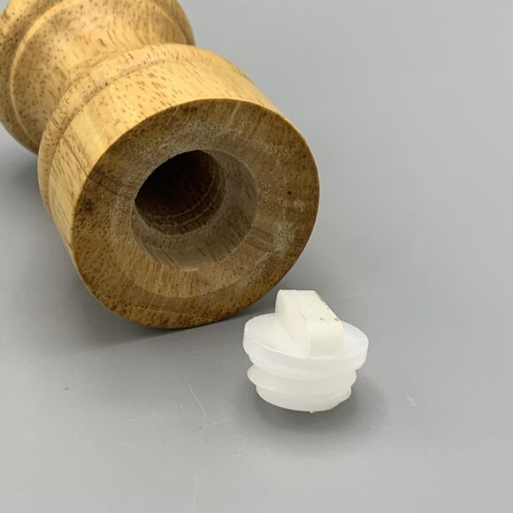 Vtg 4" Tall Wooden Salt Sugar or Pepper Shaker Plastic Screw Stopper Cottagecore - Picture 8 of 8